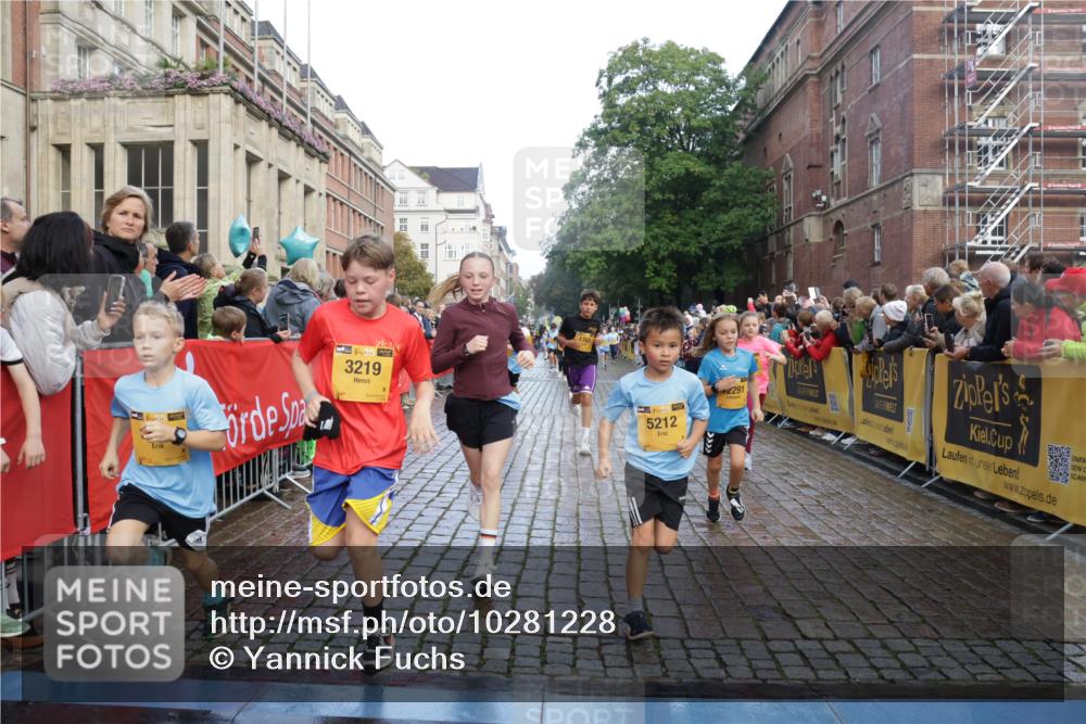 13.09.2026 - Kiel Lauf Yannick Fuchs http://msf.ph/oto/10281228 13.09.2026 08:54:52 Ziel 159, 561, 744, 820, 1701, 2699, 2754, 2770, 4069, 4227, 4348, 5454, 6607, 6737, 7877, 9045, 10279, 10447, 11133, 11263, 11330, 11433, 11464, 11470, 11780, 12654, 241, 1218, 1701, 2139, 2542, 2742, 3211, 3457, 3896, 3936, 4419, 4494, 4731, 5041, 5462, 5693, 6030, 6214, 6574, 6618, 6740, 6945, 7055, 7774, 7877, 8110, 8111, 8545, 8670, 8850, 9447, 9533, 9698, 9714, 10488, 10920, 10937, 11433, 11656, 471, 495, 889, 1450, 1768, 2773, 3219, 3863, 6206 meine-sportfotos.de