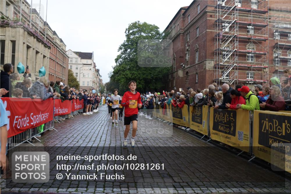 13.09.2026 - Kiel Lauf Yannick Fuchs http://msf.ph/oto/10281261 13.09.2026 08:54:54 Ziel 159, 561, 744, 820, 2699, 2754, 2770, 4069, 4227, 4348, 4828, 5454, 6607, 6737, 9045, 9163, 10279, 10447, 11133, 11330, 11464, 11470, 11780, 12654, 241, 1218, 1701, 2139, 2542, 2742, 2754, 3211, 3457, 3896, 3936, 4419, 4494, 4731, 5041, 5462, 5693, 6030, 6214, 6574, 6618, 6737, 6740, 6945, 7055, 7774, 7877, 8110, 8111, 8545, 8670, 8850, 9045, 9533, 9698, 9714, 10488, 10937, 11263, 11433, 11656, 471, 495, 889, 1450, 1768, 2773, 3218, 3219, 3863, 6206, 8546 meine-sportfotos.de