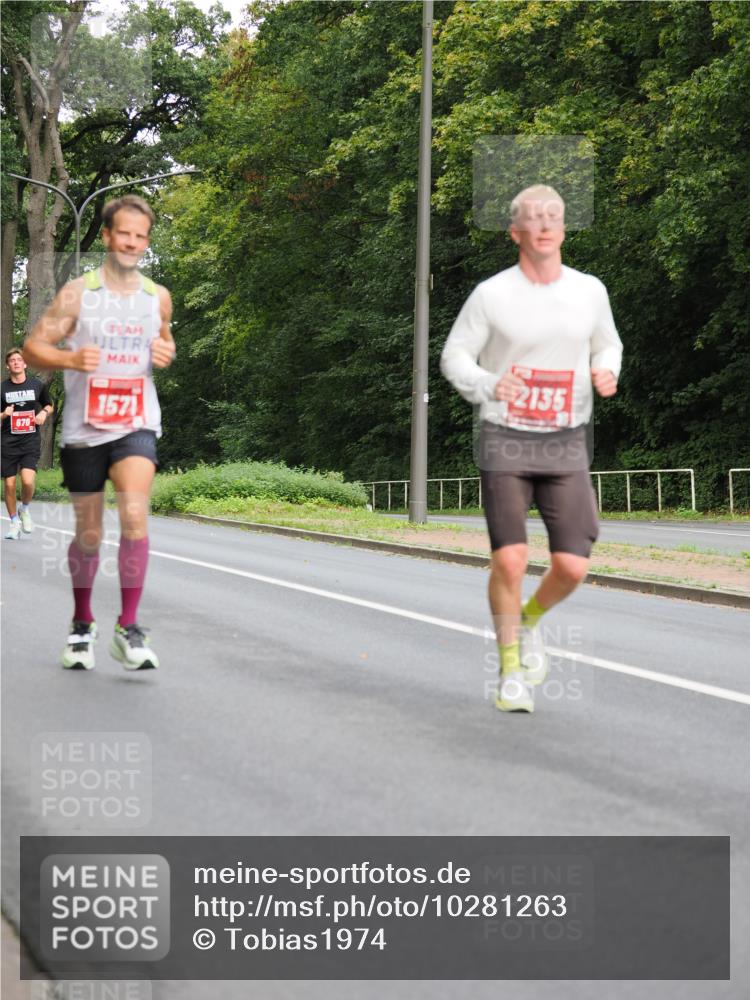 13.09.2026 - 21. swb-Marathon Bremen TobiasT http://msf.ph/oto/10281263 13.09.2026 11:41:39 Laufen 670, 2135, 1571 meine-sportfotos.de