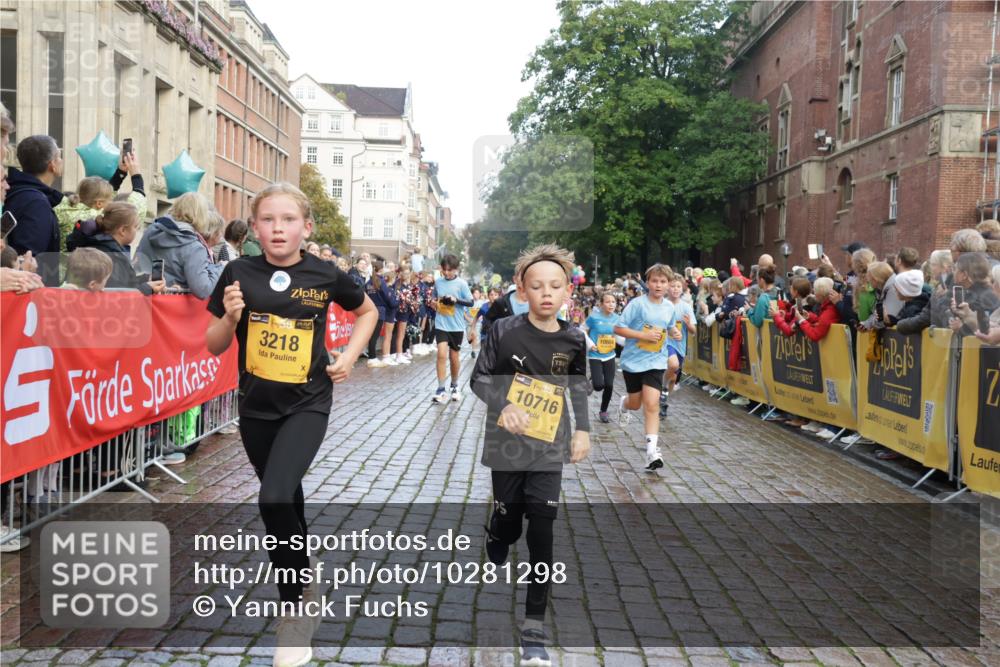 13.09.2026 - Kiel Lauf Yannick Fuchs http://msf.ph/oto/10281298 13.09.2026 08:54:57 Ziel 495, 561, 744, 820, 2699, 2770, 2773, 4069, 4227, 4348, 4828, 6607, 9163, 10279, 10447, 11133, 11330, 11464, 11470, 11780, 159, 241, 1701, 2139, 2542, 2742, 2754, 2770, 3211, 3457, 3896, 3936, 4227, 4419, 5454, 5462, 5693, 6214, 6574, 6737, 6740, 6945, 7055, 7774, 7877, 8110, 8111, 8545, 8670, 8850, 9045, 9533, 9698, 9714, 10279, 10447, 10488, 10937, 11133, 11263, 11433, 11656, 12654, 114, 471, 889, 1450, 1489, 1768, 3218, 3219, 3863, 5860, 6206, 7222, 8546 meine-sportfotos.de