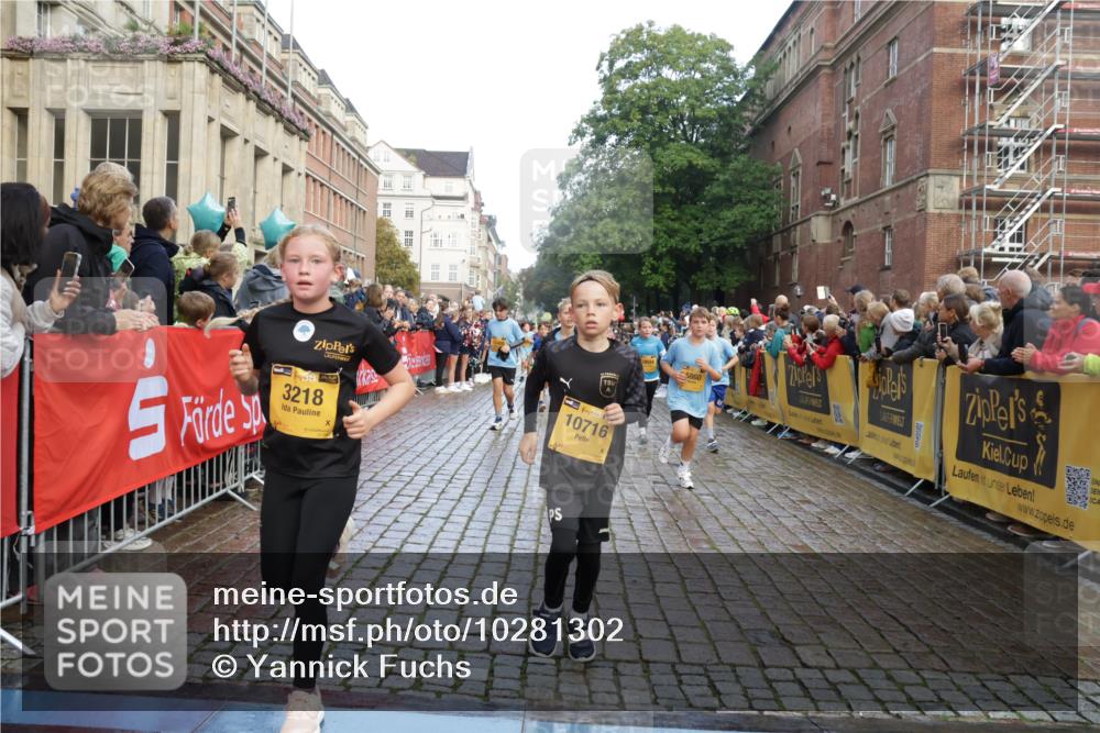 13.09.2026 - Kiel Lauf Yannick Fuchs http://msf.ph/oto/10281302 13.09.2026 08:54:57 Ziel 495, 561, 744, 820, 2699, 2770, 2773, 4069, 4227, 4348, 4828, 6607, 9163, 10279, 10447, 11133, 11330, 11464, 11470, 11780, 159, 241, 1701, 2139, 2542, 2742, 2754, 2770, 3211, 3457, 3896, 3936, 4227, 4419, 5454, 5462, 5693, 6214, 6574, 6737, 6740, 6945, 7055, 7774, 7877, 8110, 8111, 8545, 8670, 8850, 9045, 9533, 9698, 9714, 10279, 10447, 10488, 10937, 11133, 11263, 11433, 11656, 12654, 114, 471, 889, 1450, 1489, 1768, 3218, 3219, 3863, 5860, 6206, 7222, 8546 meine-sportfotos.de