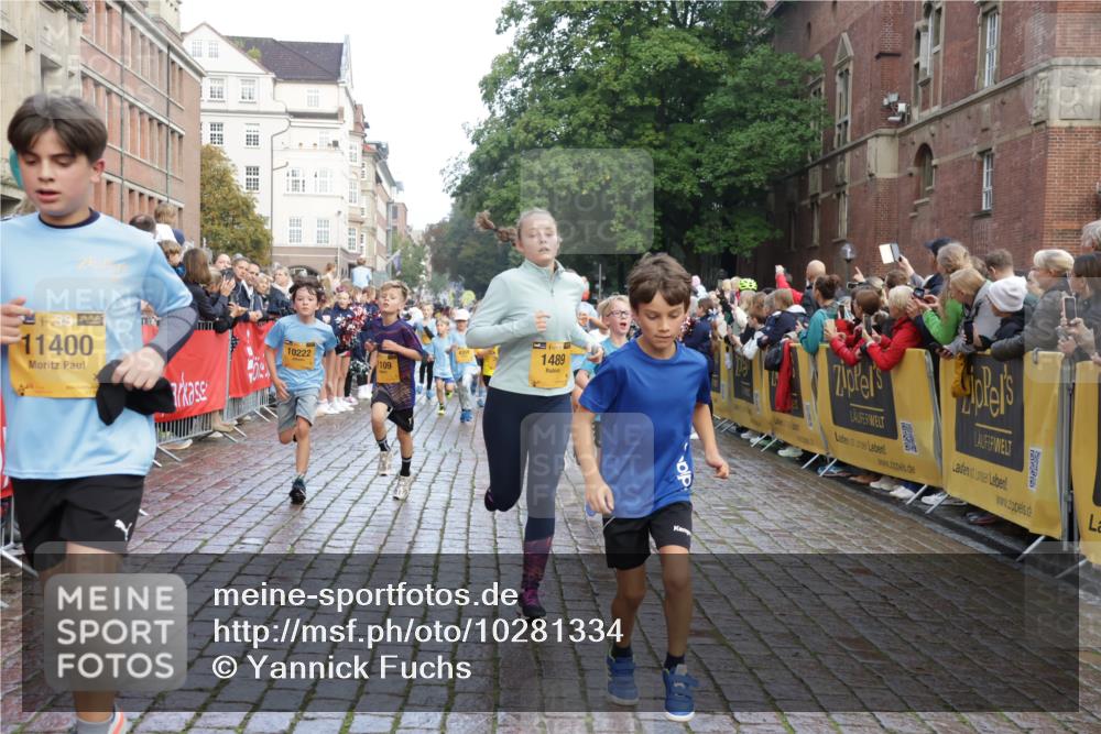 13.09.2026 - Kiel Lauf Yannick Fuchs http://msf.ph/oto/10281334 13.09.2026 08:55:00 Ziel 495, 744, 889, 1450, 2699, 2773, 4069, 4348, 4828, 6570, 6607, 7917, 9163, 11071, 11330, 11464, 11470, 11780, 12349, 159, 241, 561, 820, 1701, 2139, 2542, 2754, 2770, 3211, 3457, 3896, 3936, 4227, 4419, 5454, 5462, 5693, 6574, 6737, 6740, 6945, 7055, 7774, 7877, 8110, 8111, 8670, 8850, 9045, 9533, 9698, 10279, 10447, 10488, 10937, 11133, 11263, 11433, 11464, 11656, 12654, 114, 471, 1109, 1297, 1489, 1768, 3218, 3219, 3356, 3693, 3863, 5225, 5860, 6206, 7072, 7222, 8546 meine-sportfotos.de