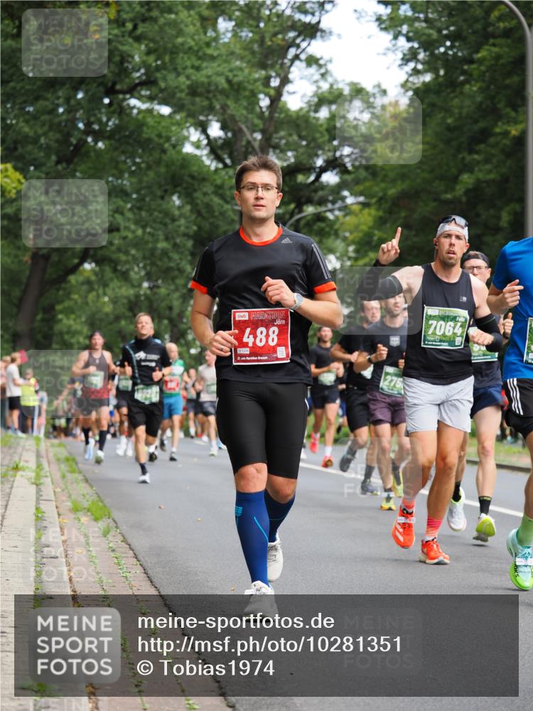 13.09.2026 - 21. swb-Marathon Bremen TobiasT http://msf.ph/oto/10281351 13.09.2026 11:53:19 Laufen 488, 1244, 21, 20, 275, 7064, 1 meine-sportfotos.de