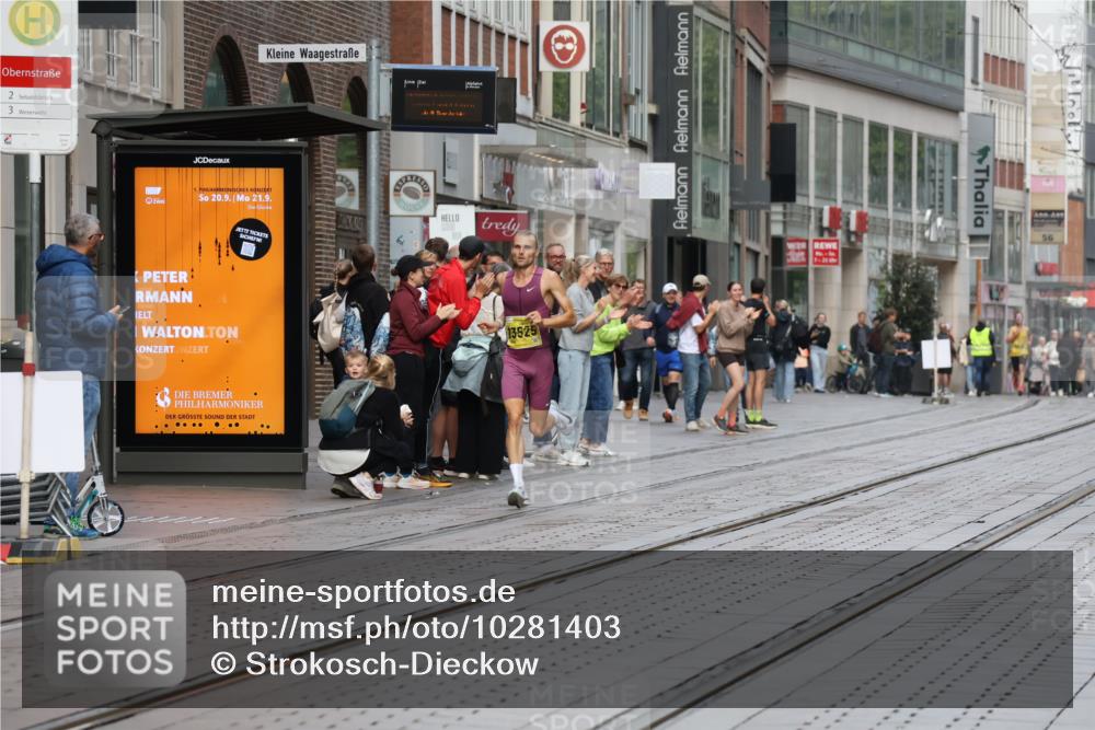 13.09.2026 - 21. swb-Marathon Bremen Strokosch-Dieckow http://msf.ph/oto/10281403 13.09.2026 10:26:30 Ziel 13502, 13525, 13525 meine-sportfotos.de