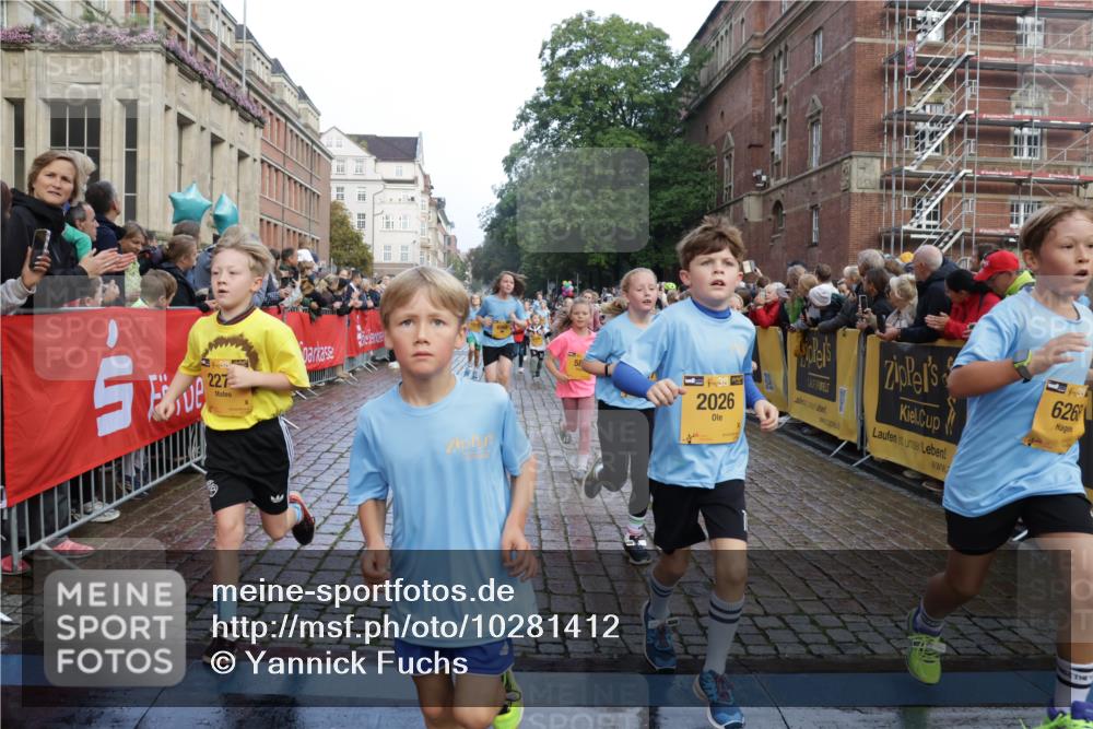 13.09.2026 - Kiel Lauf Yannick Fuchs http://msf.ph/oto/10281412 13.09.2026 08:55:06 Ziel 471, 495, 744, 889, 1450, 1768, 2773, 3219, 3863, 4069, 4828, 5212, 6206, 6570, 7917, 9163, 10817, 10822, 11071, 11235, 11573, 12291, 12349, 159, 561, 820, 1701, 2139, 2542, 2699, 2754, 2770, 3457, 4069, 4227, 4348, 5454, 5693, 6574, 6607, 6737, 7774, 7877, 8670, 8850, 9045, 9533, 9698, 10279, 10447, 10488, 11133, 11263, 11330, 11433, 11464, 11470, 11780, 12654, 114, 589, 1106, 1109, 1297, 1489, 2023, 3218, 3356, 3693, 5225, 5860, 7072, 7222, 8546, 11656 meine-sportfotos.de