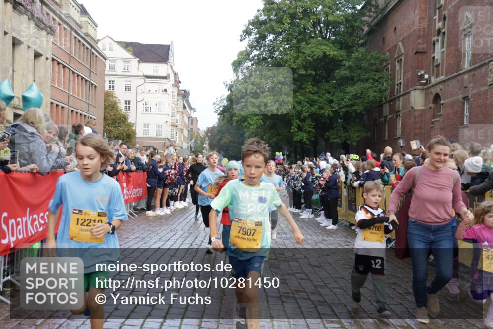 13.09.2026 - Kiel Lauf Yannick Fuchs http://msf.ph/oto/10281450 13.09.2026 08:55:09 Ziel 471, 495, 889, 1450, 1768, 2773, 3218, 3219, 3863, 4828, 5212, 6206, 6570, 7917, 8546, 10716, 10817, 10822, 11071, 11235, 11573, 12291, 12349, 159, 561, 744, 820, 1701, 2139, 2542, 2699, 2754, 2770, 3457, 4069, 4227, 4348, 4828, 5454, 6574, 6607, 6737, 7877, 8670, 8850, 9045, 9163, 9533, 9698, 10279, 10447, 10488, 11133, 11263, 11330, 11433, 11464, 11470, 11780, 12654, 114, 329, 589, 1106, 1109, 1297, 1489, 2023, 3356, 3693, 5225, 5860, 7072, 7222, 11656 meine-sportfotos.de