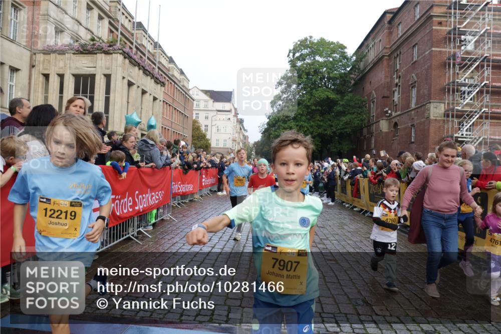 13.09.2026 - Kiel Lauf Yannick Fuchs http://msf.ph/oto/10281466 13.09.2026 08:55:10 Ziel 471, 495, 889, 1450, 1768, 2773, 3218, 3219, 3863, 5212, 5860, 6206, 6570, 7917, 8546, 9216, 10716, 10817, 10822, 11071, 11235, 11573, 12291, 12349, 159, 561, 744, 820, 1701, 2139, 2542, 2699, 2754, 2770, 2773, 3457, 4069, 4227, 4348, 4828, 5454, 6574, 6607, 6737, 7877, 8670, 8850, 9045, 9163, 9533, 9698, 10279, 10447, 10488, 11133, 11263, 11330, 11433, 11464, 11470, 11780, 12654, 114, 329, 589, 1106, 1109, 1297, 1489, 2023, 3356, 3693, 5225, 7072, 7222, 11656 meine-sportfotos.de