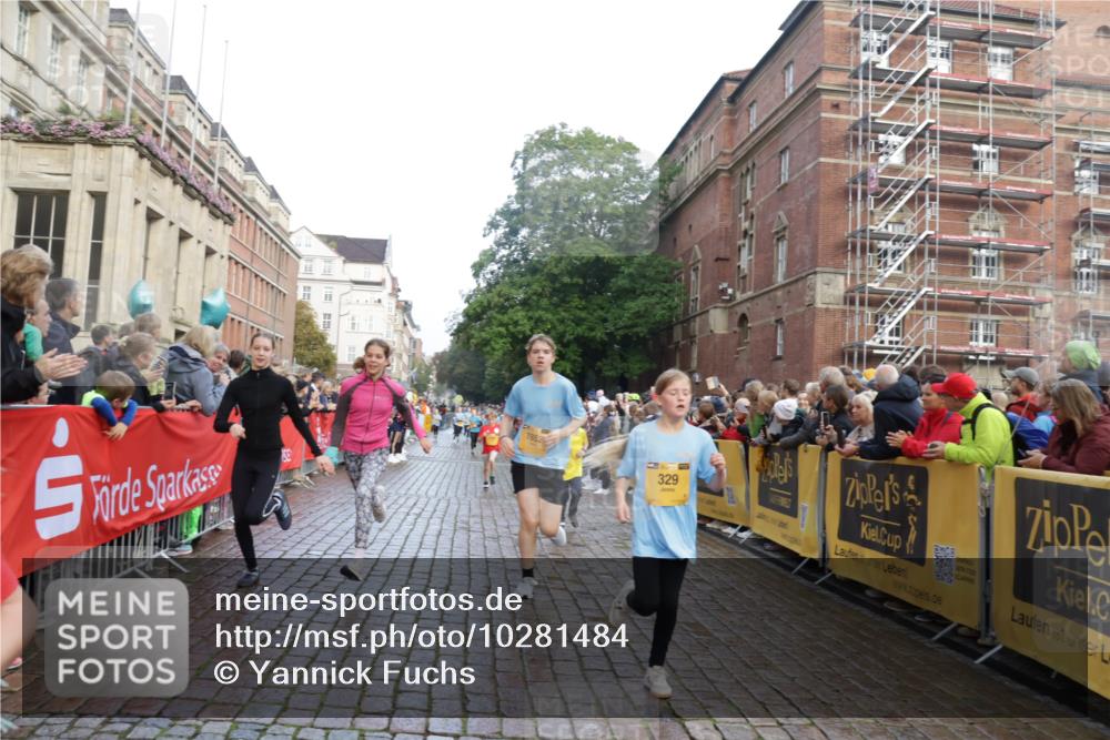 13.09.2026 - Kiel Lauf Yannick Fuchs http://msf.ph/oto/10281484 13.09.2026 08:55:12 Ziel 114, 471, 889, 1450, 1489, 1768, 3218, 3219, 3863, 5212, 5860, 6206, 6570, 7222, 7917, 8546, 9216, 10604, 10716, 10817, 10822, 11071, 11235, 11400, 11573, 12291, 12349, 159, 495, 561, 744, 820, 1701, 2139, 2699, 2754, 2770, 2773, 3457, 4069, 4227, 4348, 4828, 5454, 6574, 6607, 6737, 7877, 8670, 8850, 9045, 9163, 9533, 10279, 10447, 10488, 11133, 11263, 11330, 11433, 11464, 11470, 11780, 12654, 329, 589, 1106, 1109, 1297, 1952, 2023, 3356, 3693, 5225, 7072, 11656 meine-sportfotos.de