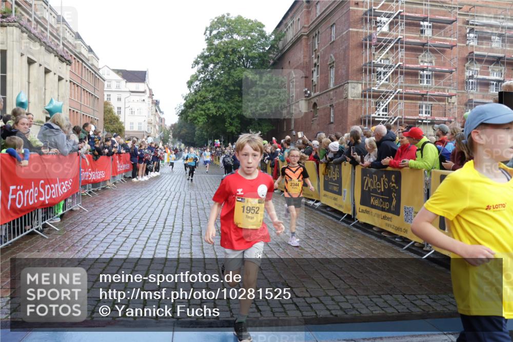 13.09.2026 - Kiel Lauf Yannick Fuchs http://msf.ph/oto/10281525 13.09.2026 08:55:15 Ziel 114, 471, 1109, 1297, 1489, 1768, 3218, 3219, 3356, 3693, 3863, 5212, 5225, 5860, 6206, 6570, 7072, 7222, 7917, 8546, 9216, 10222, 10604, 10716, 10817, 10822, 11235, 11400, 11573, 12291, 12349, 159, 495, 561, 744, 820, 889, 1450, 1701, 2139, 2699, 2754, 2770, 2773, 3457, 4069, 4227, 4348, 4828, 5454, 6570, 6574, 6607, 6737, 7877, 7917, 9045, 9163, 9533, 10279, 10447, 10488, 11071, 11133, 11263, 11330, 11433, 11464, 11470, 11780, 12349, 12654, 329, 589, 1106, 1952, 2023 meine-sportfotos.de