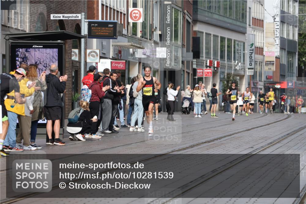 13.09.2026 - 21. swb-Marathon Bremen Strokosch-Dieckow http://msf.ph/oto/10281539 13.09.2026 10:28:07 Ziel 12272, 13501, 13515, 13547, 13635 meine-sportfotos.de
