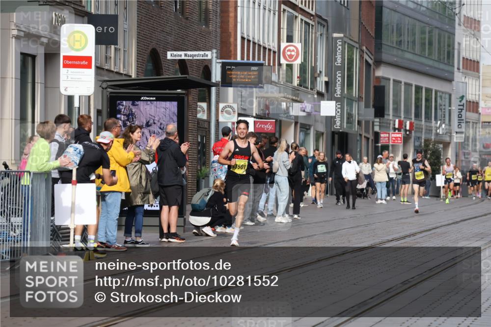 13.09.2026 - 21. swb-Marathon Bremen Strokosch-Dieckow http://msf.ph/oto/10281552 13.09.2026 10:28:09 Ziel 12272, 13515, 13547, 13567, 13635, 13501 meine-sportfotos.de