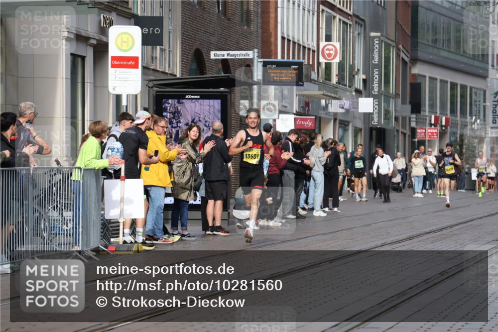 13.09.2026 - 21. swb-Marathon Bremen Strokosch-Dieckow http://msf.ph/oto/10281560 13.09.2026 10:28:10 Ziel 12272, 13515, 13547, 13567, 13635, 13501 meine-sportfotos.de