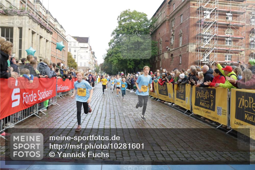 13.09.2026 - Kiel Lauf Yannick Fuchs http://msf.ph/oto/10281601 13.09.2026 08:55:21 Ziel 114, 589, 1106, 1109, 1297, 1489, 2023, 2026, 2272, 2932, 3218, 3356, 3693, 4359, 4760, 4761, 4966, 5225, 5860, 6206, 6268, 7072, 7222, 7907, 8027, 8546, 9216, 10222, 10604, 10716, 11400, 11469, 12219, 471, 495, 561, 744, 820, 889, 1450, 1768, 2699, 2770, 2773, 3219, 3863, 4069, 4227, 4348, 4828, 5212, 5454, 6206, 6570, 6607, 7917, 9163, 10279, 10447, 10817, 10822, 11071, 11133, 11235, 11330, 11464, 11470, 11573, 11780, 12349, 12654, 329, 1952, 2453, 561, 820 meine-sportfotos.de