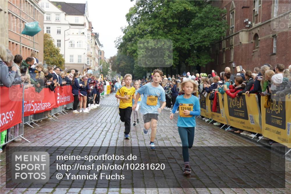 13.09.2026 - Kiel Lauf Yannick Fuchs http://msf.ph/oto/10281620 13.09.2026 08:55:23 Ziel 114, 329, 589, 1106, 1109, 1297, 1489, 2023, 2026, 2272, 2932, 3218, 3356, 3693, 4359, 4760, 4761, 4966, 5225, 5860, 6268, 7072, 7207, 7222, 7601, 7907, 8027, 8546, 9216, 9344, 10222, 10604, 10716, 11400, 11469, 12219, 471, 495, 561, 744, 820, 889, 1450, 1768, 2699, 2773, 3219, 3863, 4069, 4348, 4828, 5212, 6206, 6570, 6607, 7917, 8546, 9163, 10817, 10822, 11071, 11235, 11330, 11464, 11470, 11573, 11780, 12349, 1150, 1952, 2453, 561, 820 meine-sportfotos.de