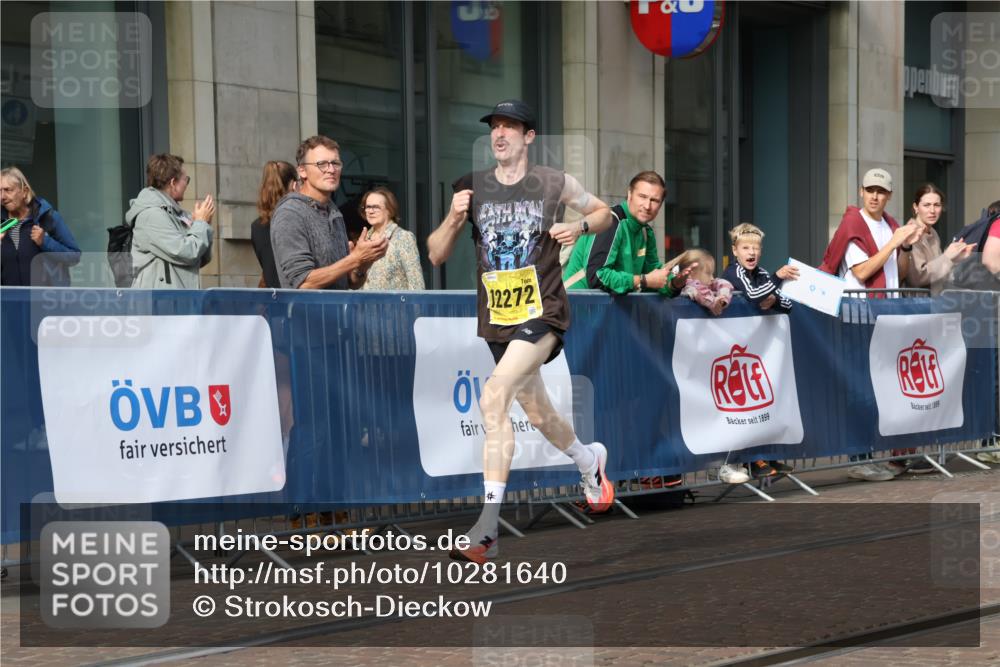 13.09.2026 - 21. swb-Marathon Bremen Strokosch-Dieckow http://msf.ph/oto/10281640 13.09.2026 10:28:22 Ziel 13515, 13547, 13567, 13593, 13624, 12272, 13501, 13635 meine-sportfotos.de