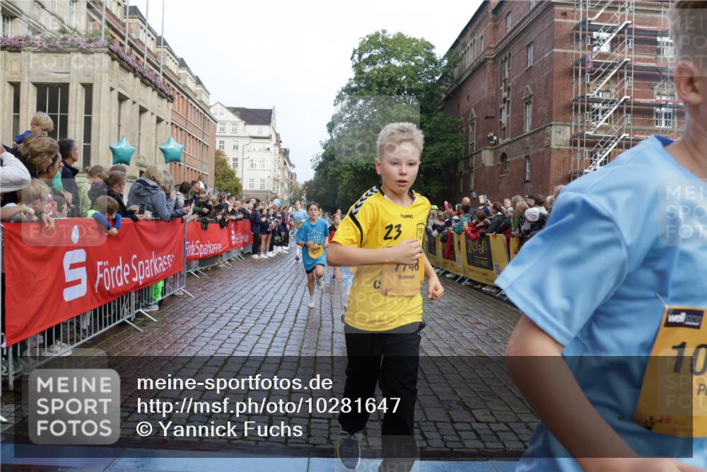 13.09.2026 - Kiel Lauf Yannick Fuchs http://msf.ph/oto/10281647 13.09.2026 08:55:25 Ziel 114, 329, 589, 1106, 1109, 1297, 1489, 2023, 2026, 2272, 2642, 2932, 3356, 3693, 4359, 4760, 4761, 4966, 5225, 5860, 5932, 6268, 7072, 7207, 7222, 7601, 7852, 7907, 8027, 9216, 9344, 10222, 10604, 11400, 11469, 12219, 12530, 471, 495, 744, 889, 1450, 1768, 2699, 2773, 3218, 3219, 3863, 4069, 4348, 4828, 5212, 5860, 6206, 6570, 6607, 7917, 8546, 9163, 9216, 10716, 10817, 10822, 11071, 11235, 11330, 11464, 11470, 11573, 11780, 12349, 277, 1150, 1952, 2453, 561, 820 meine-sportfotos.de