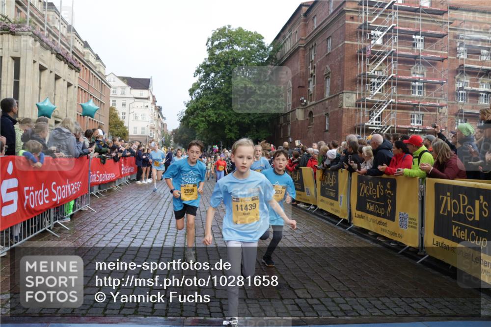 13.09.2026 - Kiel Lauf Yannick Fuchs http://msf.ph/oto/10281658 13.09.2026 08:55:26 Ziel 114, 329, 589, 1106, 1109, 1297, 1489, 1952, 2023, 2026, 2272, 2642, 2932, 3356, 3693, 4359, 4760, 4761, 4966, 5225, 5932, 6268, 7072, 7207, 7222, 7601, 7852, 7907, 8027, 9344, 10222, 10604, 11400, 11469, 12219, 12530, 471, 495, 744, 889, 1450, 1768, 2699, 2773, 3218, 3219, 3863, 4069, 4348, 4828, 5212, 5860, 6206, 6570, 6607, 7222, 7917, 8546, 9163, 9216, 10604, 10716, 10817, 10822, 11071, 11235, 11330, 11470, 11573, 11780, 12349, 277, 1150, 1160, 1310, 2453, 561, 820 meine-sportfotos.de