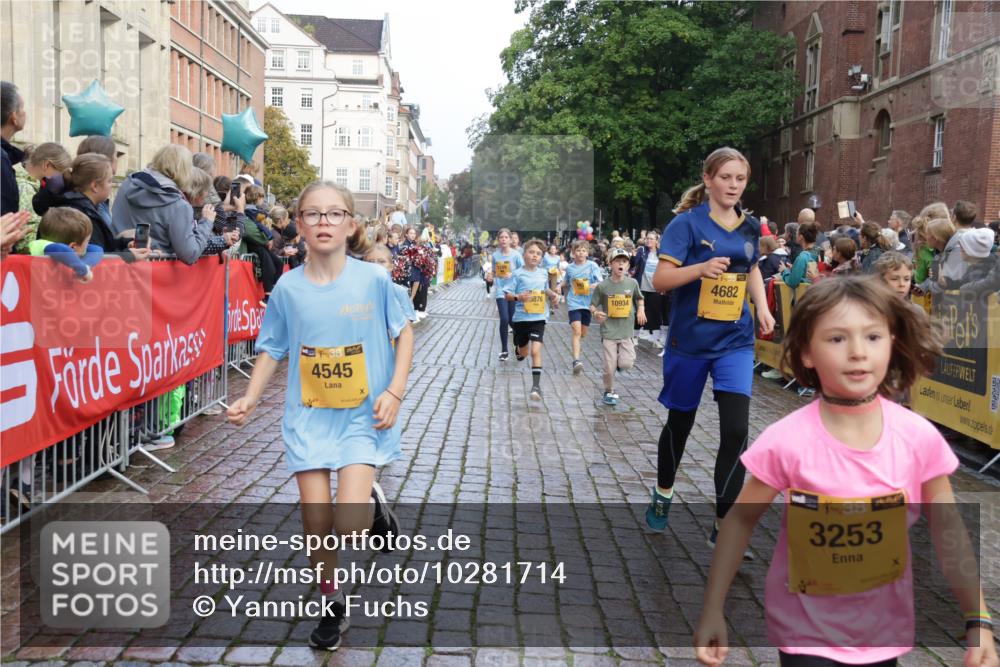13.09.2026 - Kiel Lauf Yannick Fuchs http://msf.ph/oto/10281714 13.09.2026 08:55:30 Ziel 329, 589, 1106, 1952, 2023, 2026, 2272, 2344, 2642, 2932, 3356, 3693, 4359, 4760, 4761, 4966, 5932, 6268, 7072, 7207, 7601, 7852, 7907, 7929, 8027, 9344, 11469, 12219, 12530, 114, 471, 495, 744, 889, 1109, 1297, 1450, 1489, 1768, 2699, 2773, 3218, 3219, 3356, 3693, 3863, 4069, 4828, 5212, 5225, 5860, 6206, 6570, 7072, 7222, 7917, 8546, 9163, 9216, 10222, 10604, 10716, 10817, 10822, 11071, 11235, 11400, 11573, 12349, 277, 1150, 1160, 1310, 2453, 561, 820 meine-sportfotos.de