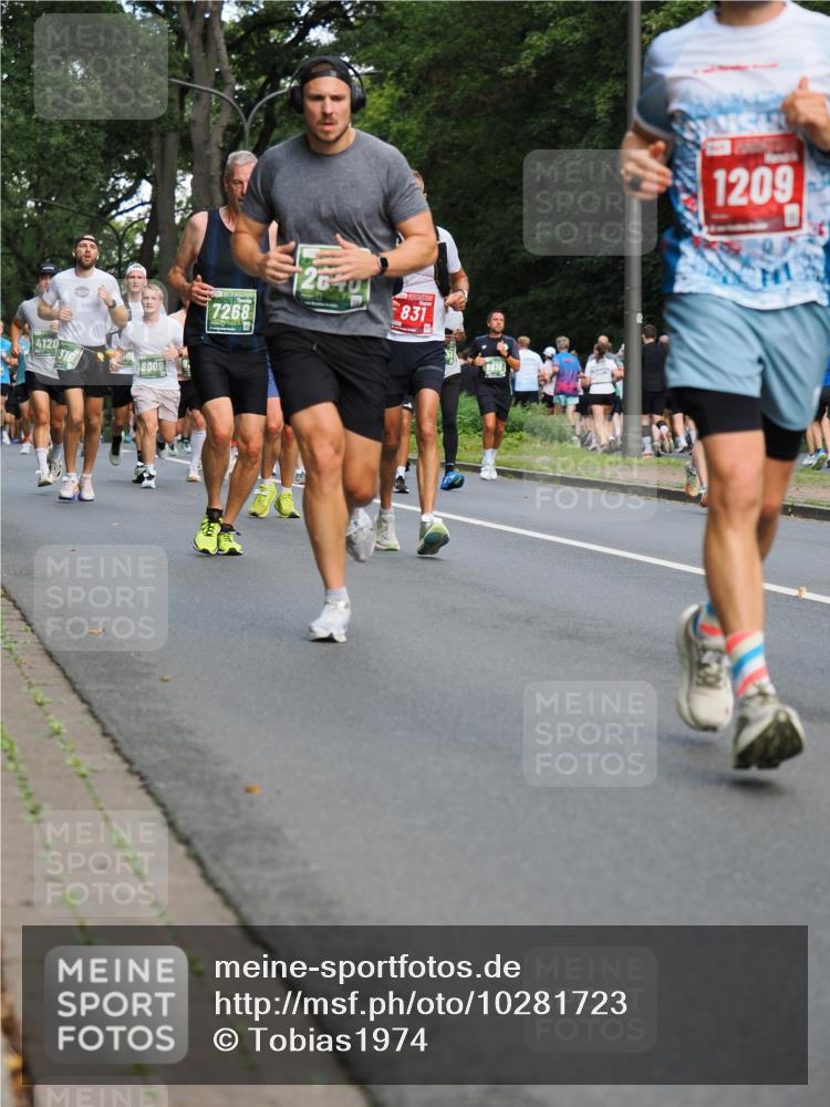 13.09.2026 - 21. swb-Marathon Bremen TobiasT http://msf.ph/oto/10281723 13.09.2026 11:56:48 Laufen 4120, 8009, 7268, 2040, 831, 8616, 1209 meine-sportfotos.de