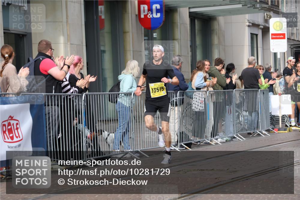 13.09.2026 - 21. swb-Marathon Bremen Strokosch-Dieckow http://msf.ph/oto/10281729 13.09.2026 10:28:34 Ziel 13593, 13614, 13624, 12272, 13515, 13547, 13567, 13635 meine-sportfotos.de
