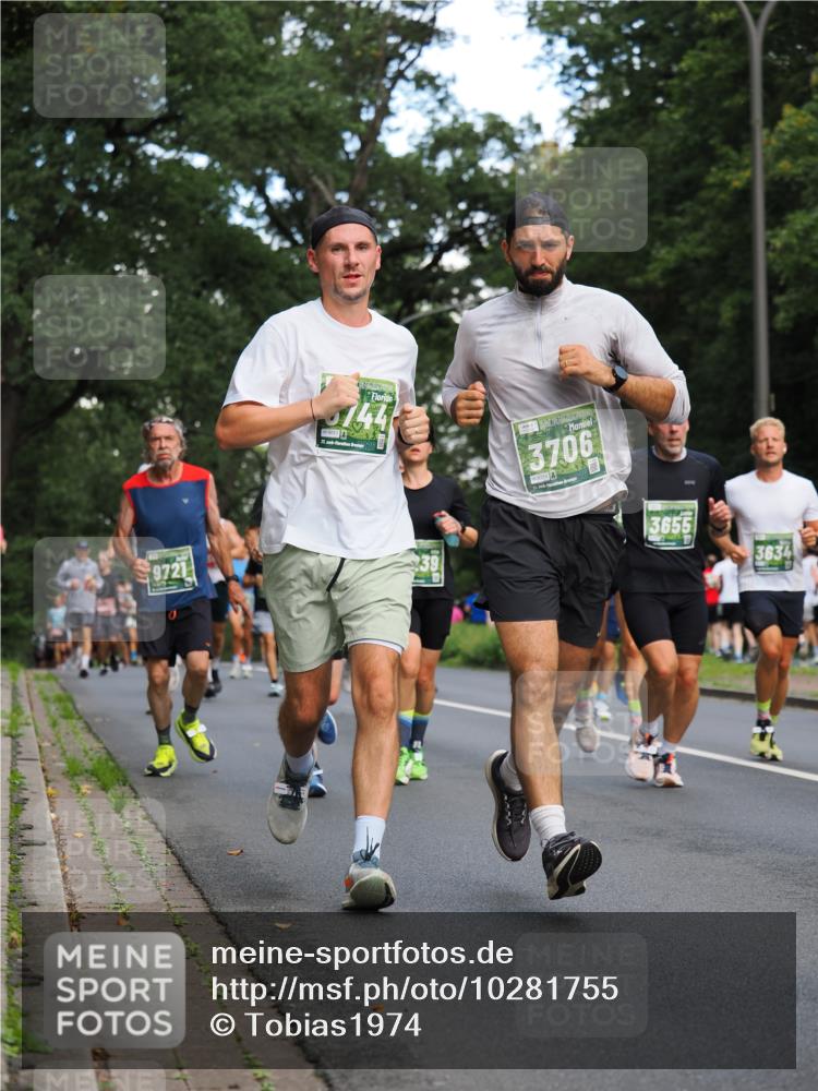 13.09.2026 - 21. swb-Marathon Bremen TobiasT http://msf.ph/oto/10281755 13.09.2026 11:57:02 Laufen 9721, 21, 44, 3706, 8759, 3655, 3634 meine-sportfotos.de