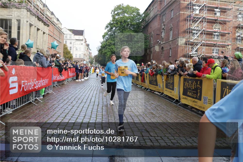 13.09.2026 - Kiel Lauf Yannick Fuchs http://msf.ph/oto/10281767 13.09.2026 08:55:34 Ziel 329, 1106, 1952, 2344, 2453, 2642, 4122, 4760, 4761, 4966, 5932, 7207, 7601, 7852, 7907, 7929, 9344, 10271, 11657, 12219, 12530, 12712, 114, 471, 495, 589, 889, 1106, 1109, 1297, 1450, 1489, 1768, 2023, 2026, 2272, 2773, 2932, 3218, 3219, 3356, 3693, 3863, 4359, 4760, 4761, 4828, 5212, 5225, 5860, 6206, 6268, 6570, 7072, 7222, 7917, 8027, 8546, 9216, 10222, 10604, 10716, 10817, 10822, 11071, 11235, 11400, 11469, 11573, 12349, 277, 1150, 1160, 1310 meine-sportfotos.de