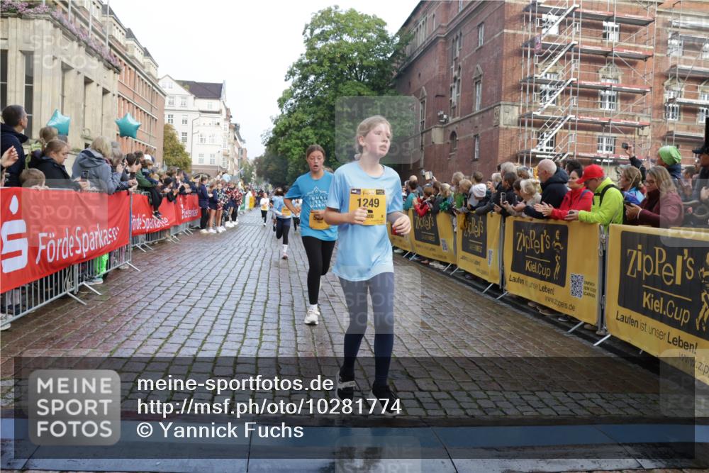 13.09.2026 - Kiel Lauf Yannick Fuchs http://msf.ph/oto/10281774 13.09.2026 08:55:34 Ziel 329, 1106, 1952, 2344, 2453, 2642, 4122, 4760, 4761, 4966, 5932, 7207, 7601, 7852, 7907, 7929, 9344, 10271, 11657, 12219, 12530, 12712, 114, 471, 495, 589, 889, 1106, 1109, 1297, 1450, 1489, 1768, 2023, 2026, 2272, 2773, 2932, 3218, 3219, 3356, 3693, 3863, 4359, 4760, 4761, 4828, 5212, 5225, 5860, 6206, 6268, 6570, 7072, 7222, 7917, 8027, 8546, 9216, 10222, 10604, 10716, 10817, 10822, 11071, 11235, 11400, 11469, 11573, 12349, 277, 1150, 1160, 1310 meine-sportfotos.de