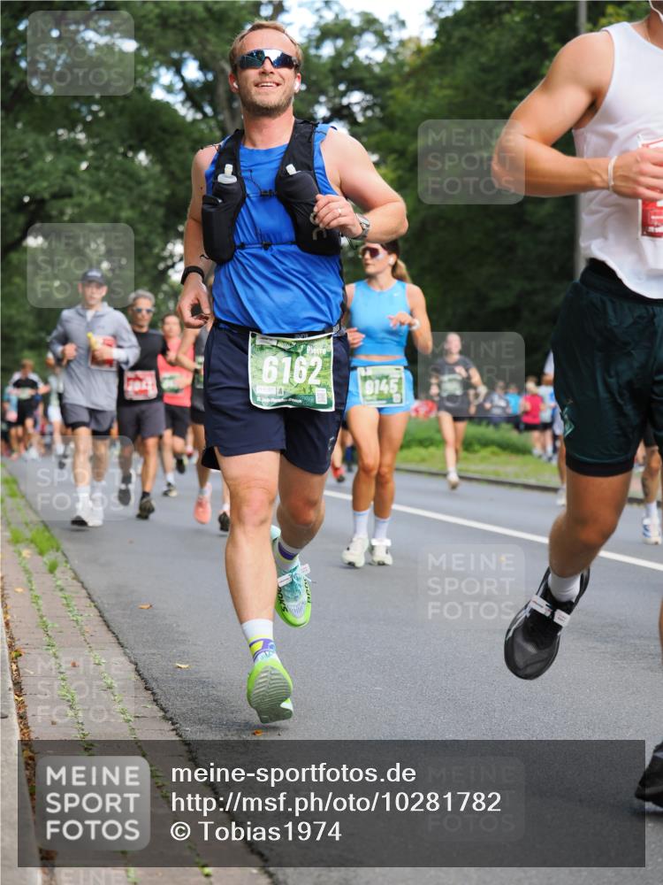 13.09.2026 - 21. swb-Marathon Bremen TobiasT http://msf.ph/oto/10281782 13.09.2026 11:57:09 Laufen 6162, 21, 26, 9145 meine-sportfotos.de