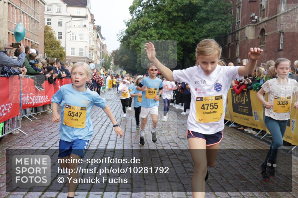 13.09.2026 - Kiel Lauf Yannick Fuchs http://msf.ph/oto/10281792 13.09.2026 08:55:37 Ziel 329, 1952, 2344, 2453, 2642, 2998, 4122, 5932, 7207, 7601, 7748, 7852, 7929, 9033, 9344, 10227, 10271, 11439, 11657, 12198, 12530, 12712, 114, 471, 589, 889, 1106, 1109, 1297, 1450, 1489, 1768, 2023, 2026, 2272, 2932, 3218, 3219, 3356, 3693, 3863, 4359, 4760, 4761, 4966, 5212, 5225, 5860, 6206, 6268, 6570, 7072, 7207, 7222, 7601, 7907, 7917, 8027, 8546, 9216, 9344, 10222, 10604, 10716, 10817, 10822, 11071, 11235, 11400, 11469, 11573, 12219, 12349, 277, 1150, 1160, 1310 meine-sportfotos.de
