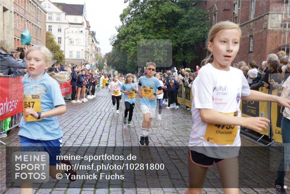 13.09.2026 - Kiel Lauf Yannick Fuchs http://msf.ph/oto/10281800 13.09.2026 08:55:37 Ziel 329, 1952, 2344, 2453, 2642, 2998, 4122, 5932, 7207, 7601, 7748, 7852, 7929, 9033, 9344, 10227, 10271, 11439, 11657, 12198, 12530, 12712, 114, 471, 589, 889, 1106, 1109, 1297, 1450, 1489, 1768, 2023, 2026, 2272, 2932, 3218, 3219, 3356, 3693, 3863, 4359, 4760, 4761, 4966, 5212, 5225, 5860, 6206, 6268, 6570, 7072, 7207, 7222, 7601, 7907, 7917, 8027, 8546, 9216, 9344, 10222, 10604, 10716, 10817, 10822, 11071, 11235, 11400, 11469, 11573, 12219, 12349, 277, 1150, 1160, 1310 meine-sportfotos.de
