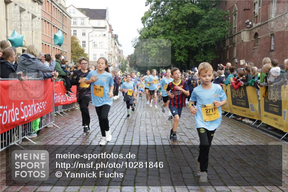 13.09.2026 - Kiel Lauf Yannick Fuchs http://msf.ph/oto/10281846 13.09.2026 08:55:42 Ziel 277, 1150, 1160, 1310, 1712, 2344, 2453, 2998, 3253, 4122, 4545, 4682, 6290, 7748, 7929, 9033, 9302, 10188, 10227, 10271, 10818, 11439, 11657, 12198, 12712, 114, 329, 589, 1106, 1109, 1297, 1489, 1768, 1952, 2023, 2026, 2272, 2344, 2642, 2932, 3218, 3219, 3356, 3693, 3863, 4359, 4760, 4761, 4966, 5212, 5225, 5860, 5932, 6206, 6268, 7072, 7207, 7222, 7601, 7852, 7907, 8027, 8546, 9216, 9344, 10222, 10604, 10716, 10817, 10822, 11235, 11400, 11469, 11573, 12219 meine-sportfotos.de