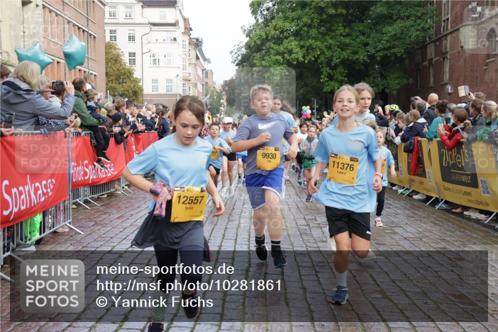 13.09.2026 - Kiel Lauf Yannick Fuchs http://msf.ph/oto/10281861 13.09.2026 08:55:44 Ziel 277, 645, 1150, 1160, 1310, 1712, 2453, 2998, 3253, 4122, 4545, 4682, 5876, 6290, 7748, 7929, 9033, 9302, 10188, 10227, 10271, 10818, 10934, 11439, 11657, 12198, 12712, 114, 329, 589, 1106, 1109, 1297, 1489, 1768, 1952, 2023, 2026, 2272, 2344, 2642, 2932, 3218, 3219, 3356, 3693, 4359, 4760, 4761, 4966, 5225, 5860, 5932, 6206, 6268, 7072, 7207, 7222, 7601, 7852, 7907, 8027, 8546, 9216, 9344, 10222, 10604, 10716, 10817, 10822, 11400, 11469, 11573, 12219, 74, 76 meine-sportfotos.de