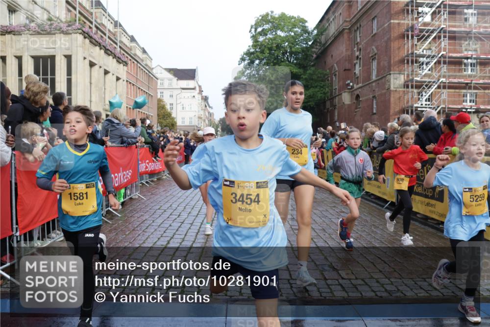 13.09.2026 - Kiel Lauf Yannick Fuchs http://msf.ph/oto/10281901 13.09.2026 08:55:46 Ziel 277, 645, 1150, 1160, 1249, 1310, 1712, 2453, 2998, 3253, 4122, 4545, 4682, 5297, 5876, 6290, 7748, 9033, 9302, 10188, 10227, 10271, 10818, 10934, 11439, 11657, 12198, 12712, 114, 329, 589, 1106, 1109, 1297, 1489, 1952, 2023, 2026, 2272, 2344, 2642, 2932, 3218, 3356, 3693, 4122, 4359, 4760, 4761, 4966, 5225, 5860, 5932, 6206, 6268, 7072, 7207, 7222, 7601, 7852, 7907, 7929, 8027, 8546, 9216, 9344, 10222, 10604, 10716, 11400, 11469, 11657, 12219, 74, 76 meine-sportfotos.de