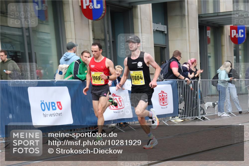 13.09.2026 - 21. swb-Marathon Bremen Strokosch-Dieckow http://msf.ph/oto/10281929 13.09.2026 10:29:08 Ziel 11234, 13517, 13542, 13557, 10597, 13604, 13614, 13624 meine-sportfotos.de