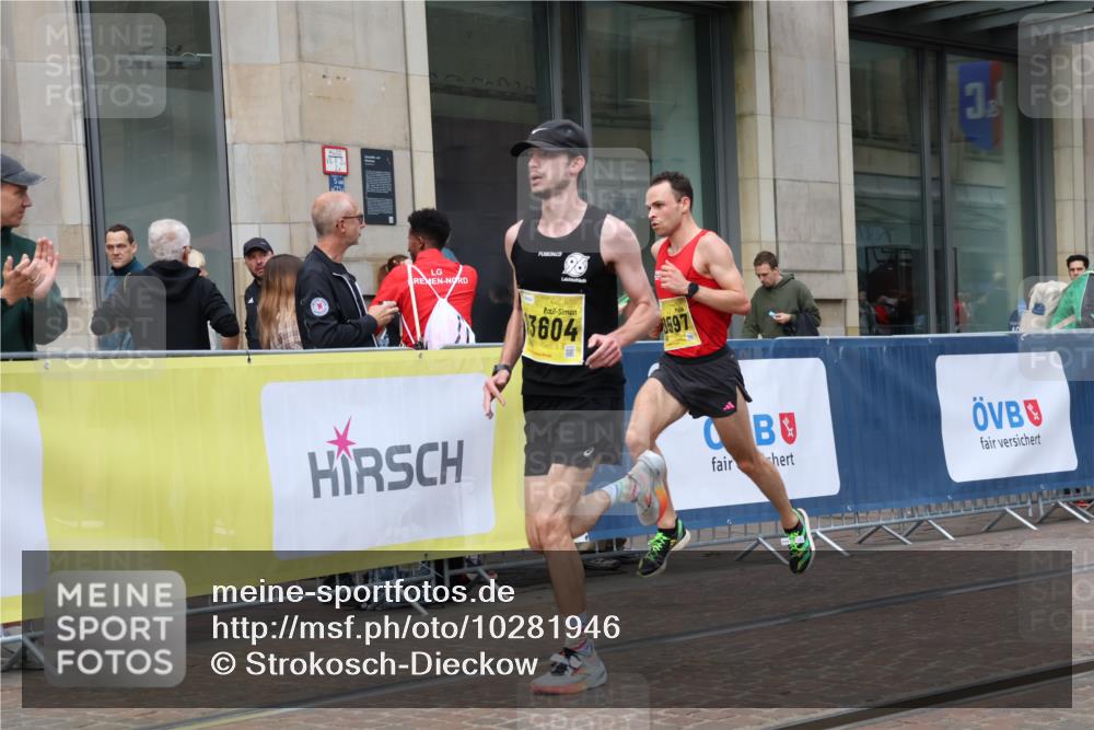 13.09.2026 - 21. swb-Marathon Bremen Strokosch-Dieckow http://msf.ph/oto/10281946 13.09.2026 10:29:09 Ziel 11234, 13517, 13542, 13557, 13623, 10597, 13604, 13614 meine-sportfotos.de