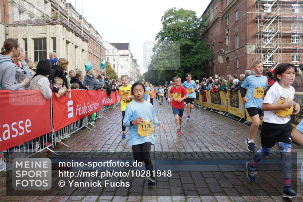 13.09.2026 - Kiel Lauf Yannick Fuchs http://msf.ph/oto/10281948 13.09.2026 08:55:49 Ziel 277, 645, 1150, 1160, 1249, 1310, 1712, 2998, 3253, 3358, 4545, 4682, 4755, 5289, 5297, 5547, 5876, 6290, 7748, 8960, 9033, 9302, 10188, 10227, 10818, 10934, 11439, 12198, 114, 329, 589, 1106, 1109, 1297, 1489, 1952, 2023, 2026, 2272, 2344, 2453, 2642, 2932, 3218, 3356, 3693, 4122, 4359, 4760, 4761, 4966, 5225, 5860, 5932, 6268, 7072, 7207, 7222, 7601, 7852, 7907, 7929, 8027, 9216, 9344, 10222, 10271, 10604, 10716, 11400, 11469, 11657, 12219, 12712, 74, 76, 114 meine-sportfotos.de