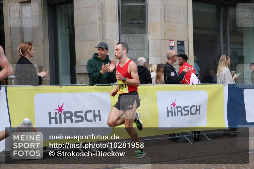 13.09.2026 - 21. swb-Marathon Bremen Strokosch-Dieckow http://msf.ph/oto/10281958 13.09.2026 10:29:10 Ziel 11234, 13517, 13542, 13557, 13623, 10597, 13604, 13614 meine-sportfotos.de