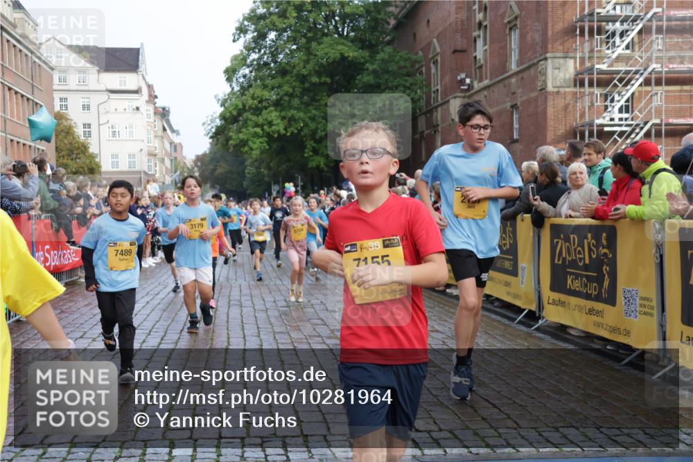 13.09.2026 - Kiel Lauf Yannick Fuchs http://msf.ph/oto/10281964 13.09.2026 08:55:50 Ziel 277, 645, 1150, 1160, 1249, 1310, 1712, 2998, 3253, 3358, 4545, 4682, 4755, 5289, 5297, 5547, 5876, 6290, 7748, 8619, 8960, 9033, 9302, 9792, 10188, 10227, 10818, 10934, 11439, 12198, 114, 329, 589, 1106, 1109, 1297, 1489, 1952, 2023, 2026, 2272, 2344, 2453, 2642, 2932, 3356, 3693, 4122, 4359, 4760, 4761, 4966, 5225, 5860, 5932, 6268, 7072, 7207, 7222, 7601, 7852, 7907, 7929, 8027, 9216, 9344, 10222, 10227, 10271, 10604, 11400, 11469, 11657, 12219, 12712, 74, 76, 669, 114 meine-sportfotos.de