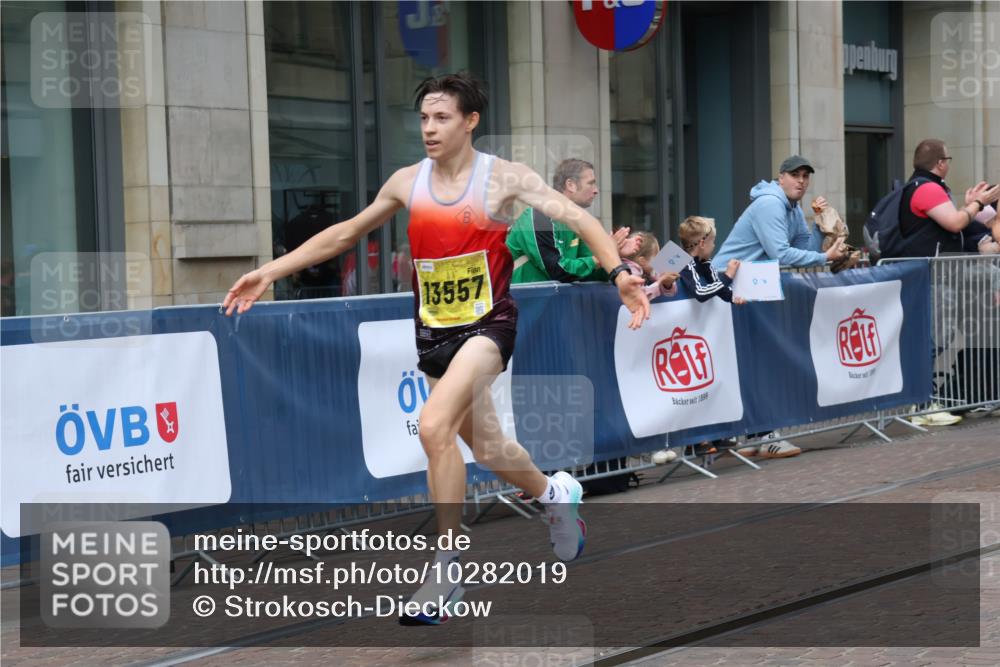 13.09.2026 - 21. swb-Marathon Bremen Strokosch-Dieckow http://msf.ph/oto/10282019 13.09.2026 10:29:27 Ziel 11234, 13510, 13579, 13623, 10597, 13517, 13542, 13557, 13604 meine-sportfotos.de