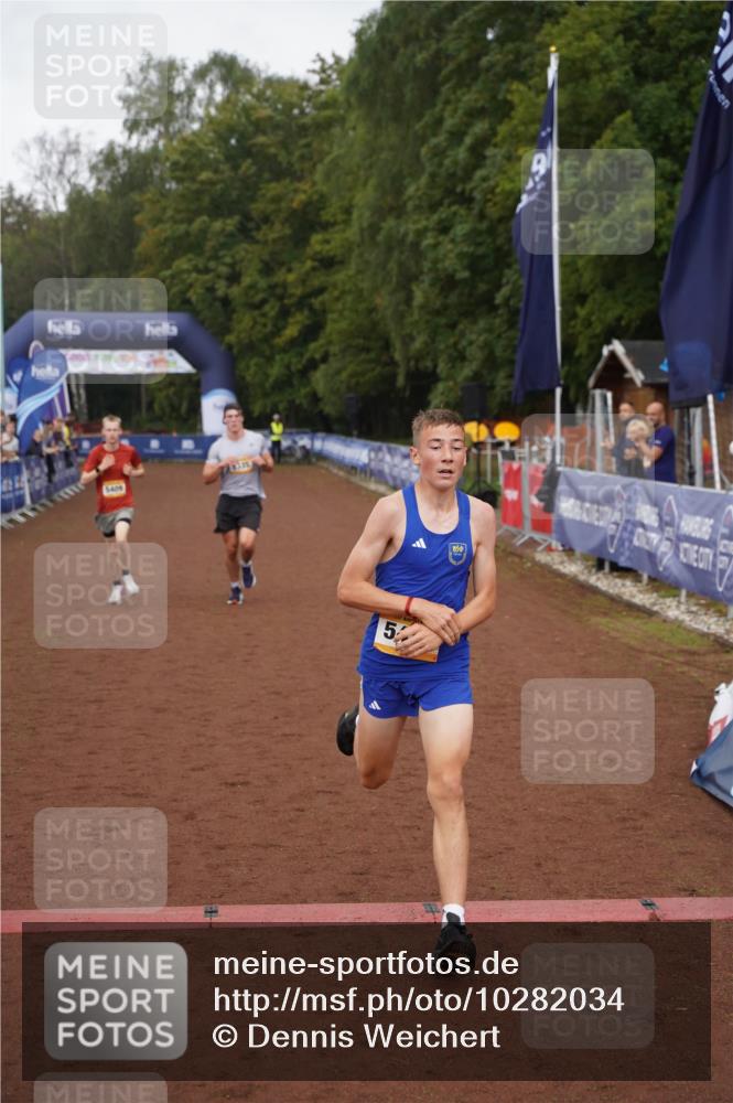 13.09.2026 - Airport Race Dennis Weichert http://msf.ph/oto/10282034 13.09.2026 10:18:44 Ziel 5409, 5411 meine-sportfotos.de