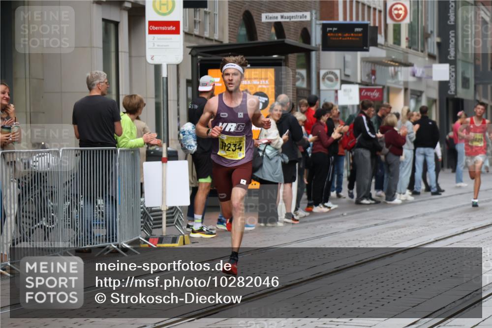13.09.2026 - 21. swb-Marathon Bremen Strokosch-Dieckow http://msf.ph/oto/10282046 13.09.2026 10:29:31 Ziel 13510, 13579, 13623, 11234, 13517, 13542, 13557 meine-sportfotos.de
