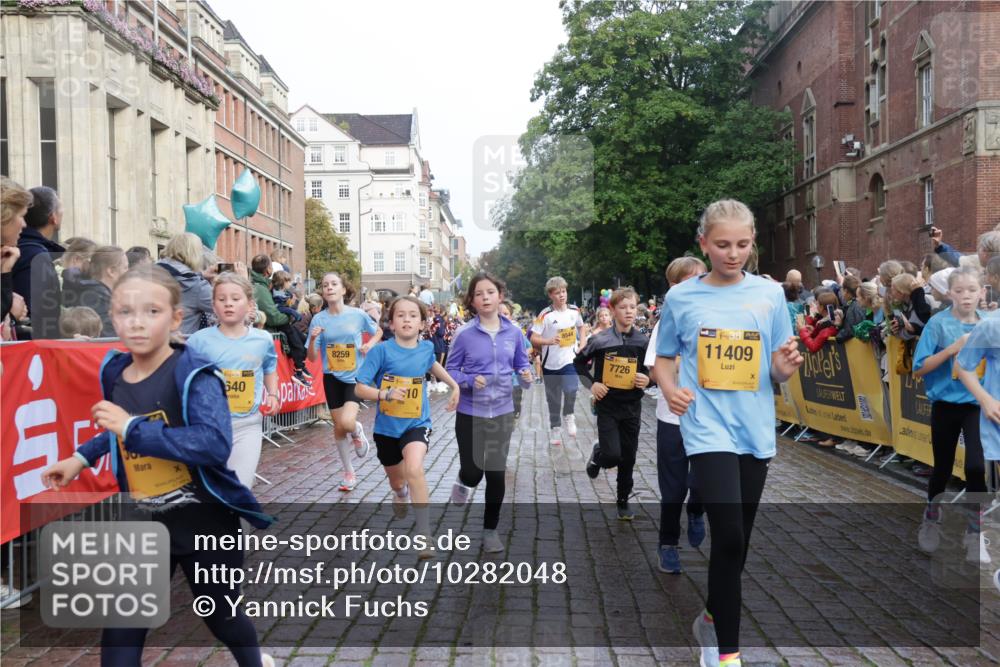 13.09.2026 - Kiel Lauf Yannick Fuchs http://msf.ph/oto/10282048 13.09.2026 08:56:00 Ziel 74, 76, 234, 547, 808, 1126, 1249, 1444, 1581, 2143, 2711, 3358, 3409, 3454, 4755, 5012, 5259, 5289, 5297, 5547, 5781, 7816, 8527, 8619, 8960, 9792, 9930, 9935, 11376, 12138, 12557, 277, 329, 645, 1150, 1160, 1249, 1310, 1712, 1952, 2344, 2453, 2642, 2998, 3253, 4122, 4545, 4682, 4966, 5876, 5932, 6290, 7207, 7601, 7748, 7852, 7907, 7929, 9033, 9302, 9344, 10227, 10271, 10818, 11439, 11657, 12219, 12712, 669, 3750, 4023, 5545, 5823, 329, 7207, 7601, 7907, 12219 meine-sportfotos.de