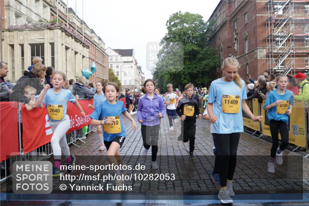 13.09.2026 - Kiel Lauf Yannick Fuchs http://msf.ph/oto/10282053 13.09.2026 08:56:00 Ziel 74, 76, 234, 547, 808, 1126, 1249, 1444, 1581, 2143, 2711, 3358, 3409, 3454, 4755, 5012, 5259, 5289, 5297, 5547, 5781, 7816, 8527, 8619, 8960, 9792, 9930, 9935, 11376, 12138, 12557, 277, 329, 645, 1150, 1160, 1249, 1310, 1712, 1952, 2344, 2453, 2642, 2998, 3253, 4122, 4545, 4682, 4966, 5876, 5932, 6290, 7207, 7601, 7748, 7852, 7907, 7929, 9033, 9302, 9344, 10227, 10271, 10818, 11439, 11657, 12219, 12712, 669, 3750, 4023, 5545, 5823, 329, 7207, 7601, 7907, 12219 meine-sportfotos.de