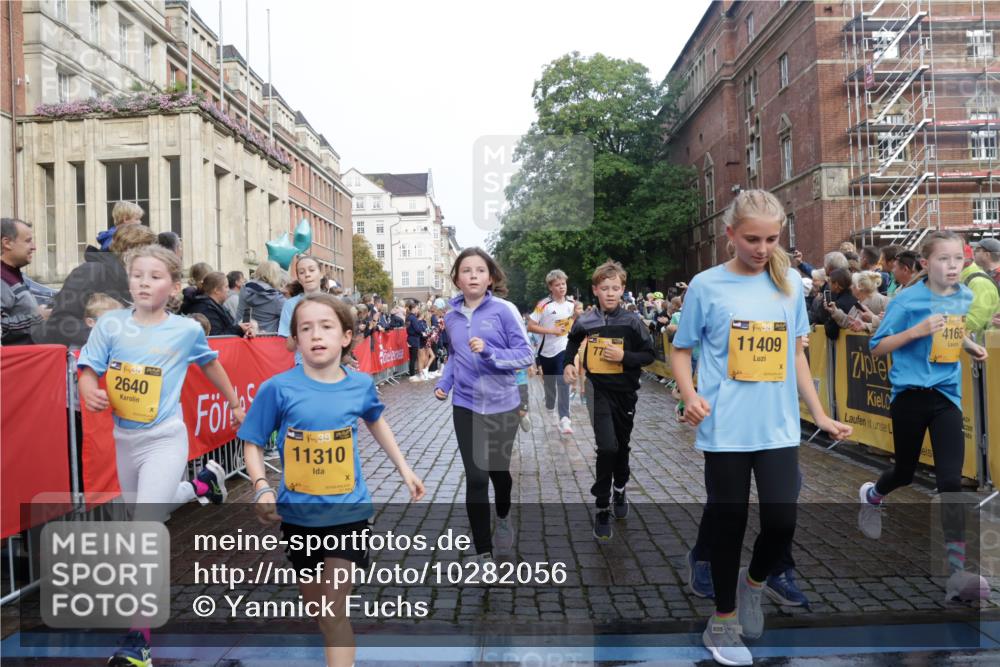 13.09.2026 - Kiel Lauf Yannick Fuchs http://msf.ph/oto/10282056 13.09.2026 08:56:01 Ziel 74, 76, 234, 547, 808, 1126, 1444, 1581, 2143, 2711, 3358, 3409, 3454, 4755, 5012, 5259, 5289, 5297, 5547, 5781, 7155, 7816, 8527, 8619, 8960, 9792, 9930, 9935, 11376, 11995, 12138, 12557, 277, 329, 645, 1150, 1160, 1249, 1310, 1712, 1952, 2344, 2453, 2642, 2998, 3253, 4122, 4545, 4682, 5297, 5876, 5932, 6290, 7207, 7601, 7748, 7852, 7907, 7929, 9033, 9302, 9344, 10227, 10271, 10818, 11439, 11657, 12219, 12712, 669, 3750, 4023, 5545, 5823, 329, 7207, 7601, 7907, 12219 meine-sportfotos.de