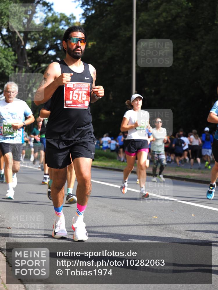 13.09.2026 - 21. swb-Marathon Bremen TobiasT http://msf.ph/oto/10282063 13.09.2026 11:58:56 Laufen 5485, 1515, 21, 26 meine-sportfotos.de