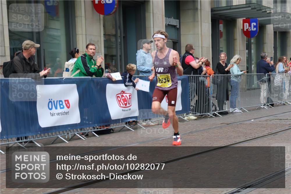 13.09.2026 - 21. swb-Marathon Bremen Strokosch-Dieckow http://msf.ph/oto/10282077 13.09.2026 10:29:34 Ziel 13510, 13579, 13623, 11234, 13517, 13542, 13557, 13623 meine-sportfotos.de