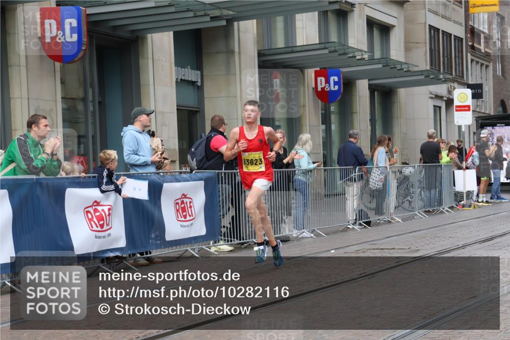 13.09.2026 - 21. swb-Marathon Bremen Strokosch-Dieckow http://msf.ph/oto/10282116 13.09.2026 10:29:39 Ziel 11234, 13510, 13517, 13542, 13557, 13579, 13623 meine-sportfotos.de