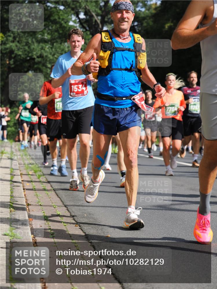 13.09.2026 - 21. swb-Marathon Bremen TobiasT http://msf.ph/oto/10282129 13.09.2026 11:59:56 Laufen 78, 1534, 770 meine-sportfotos.de