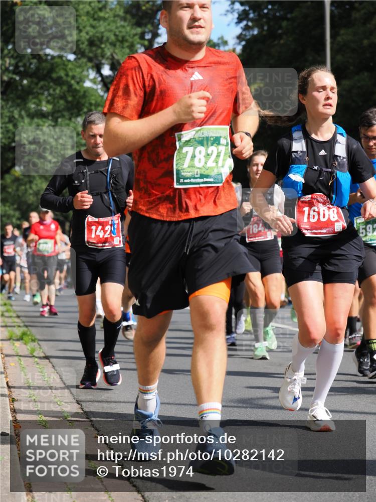 13.09.2026 - 21. swb-Marathon Bremen TobiasT http://msf.ph/oto/10282142 13.09.2026 11:59:59 Laufen 1429, 7827, 21, 20, 184, 1608, 126, 592 meine-sportfotos.de