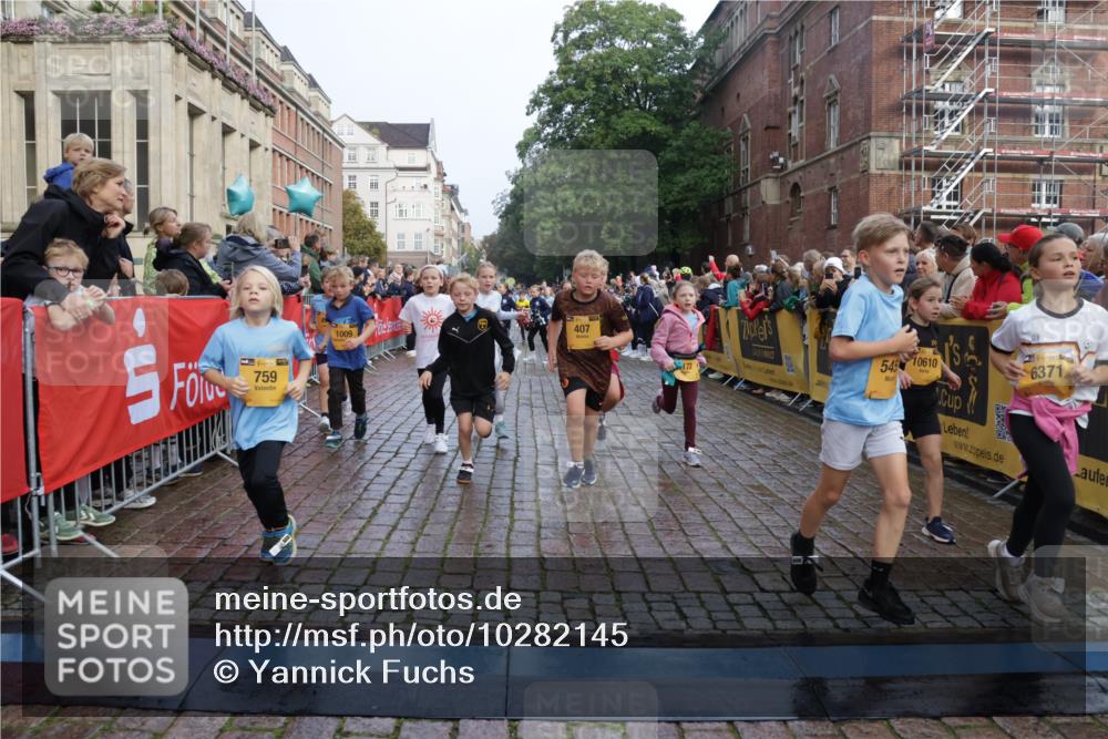 13.09.2026 - Kiel Lauf Yannick Fuchs http://msf.ph/oto/10282145 13.09.2026 08:56:06 Ziel 74, 76, 234, 547, 669, 808, 1126, 1444, 1581, 2143, 2197, 2711, 3179, 3350, 3409, 3454, 5012, 5259, 5759, 5781, 6212, 6232, 6738, 7155, 7489, 7816, 8527, 9374, 9930, 9935, 11376, 11995, 12138, 12242, 12557, 277, 645, 1150, 1160, 1249, 1310, 1712, 1952, 2344, 2453, 2998, 3253, 3358, 4122, 4545, 4682, 4755, 5289, 5297, 5547, 5781, 5876, 6290, 7748, 7929, 9033, 9302, 10227, 10271, 10818, 11439, 11657, 12712, 3750, 4023, 5545, 5823, 329, 7207, 7601, 7907, 12219 meine-sportfotos.de